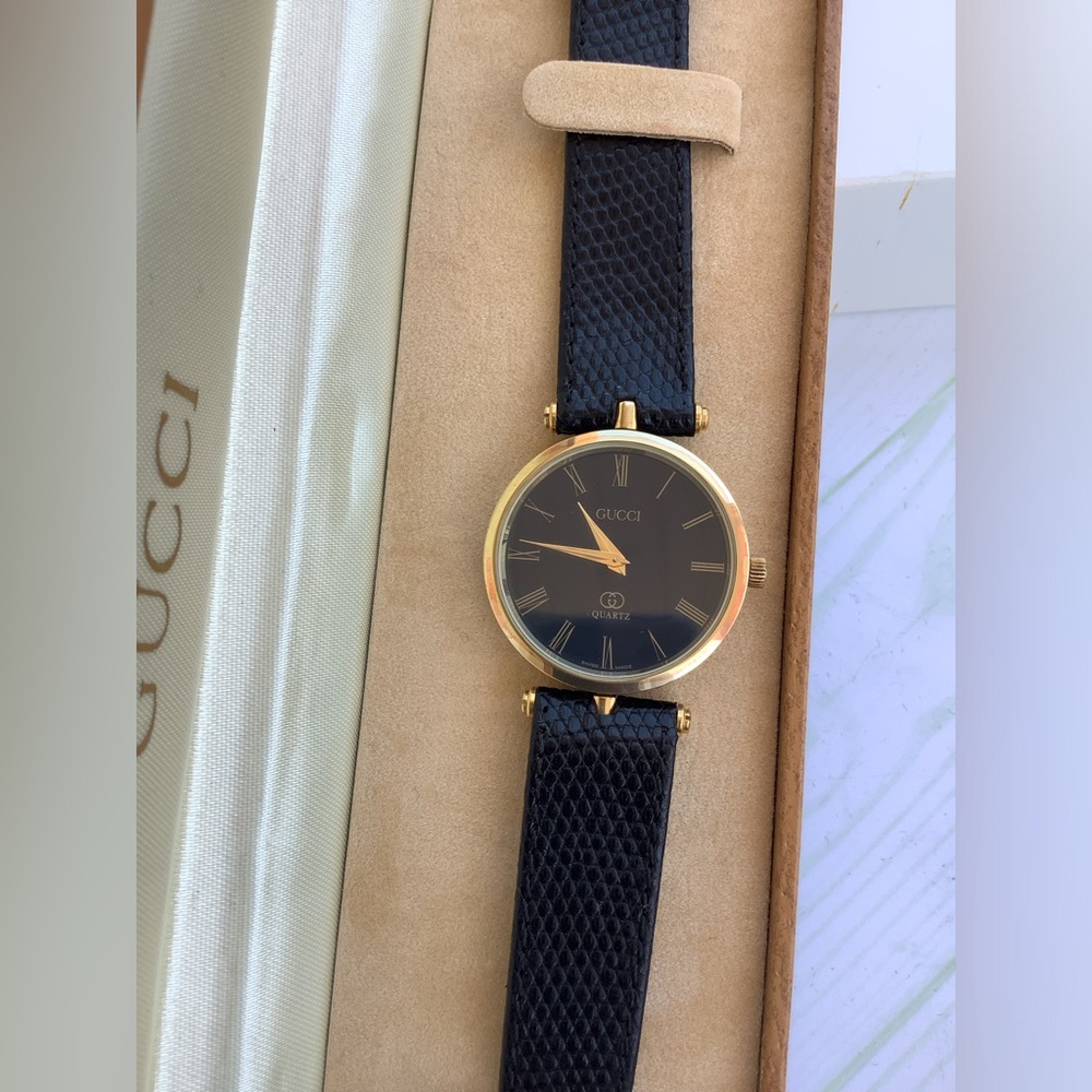 Authentic Gucci UNISEX watch 🖤💛🖤💛 - Picture 9 of 12